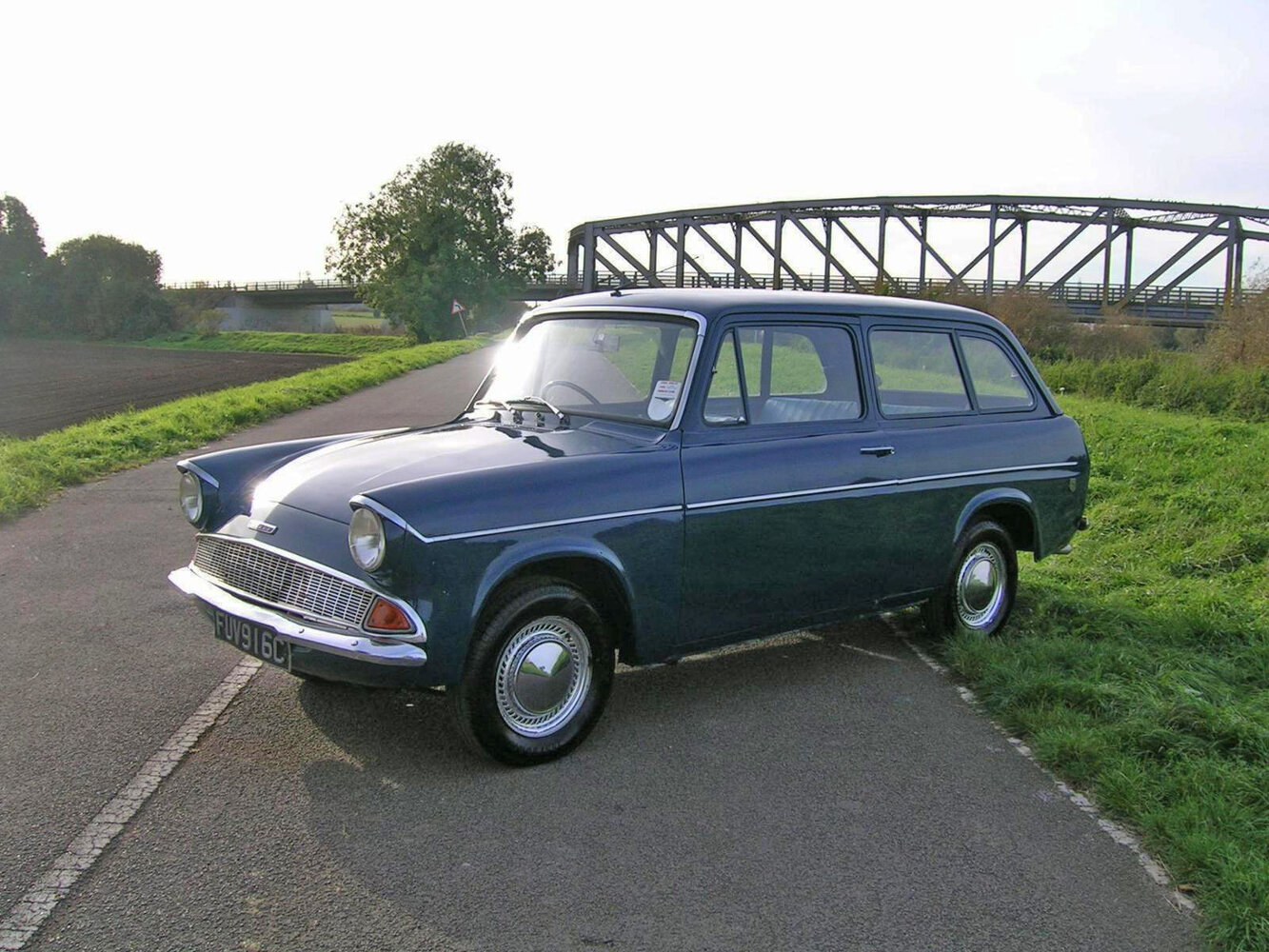 Ford Anglia IV 105E, 1965, фото 2