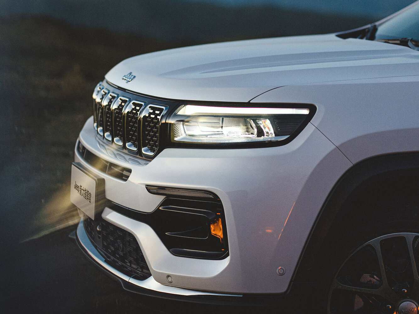 Jeep Grand Commander I (K8) Рестайлинг, 2021, фото 4