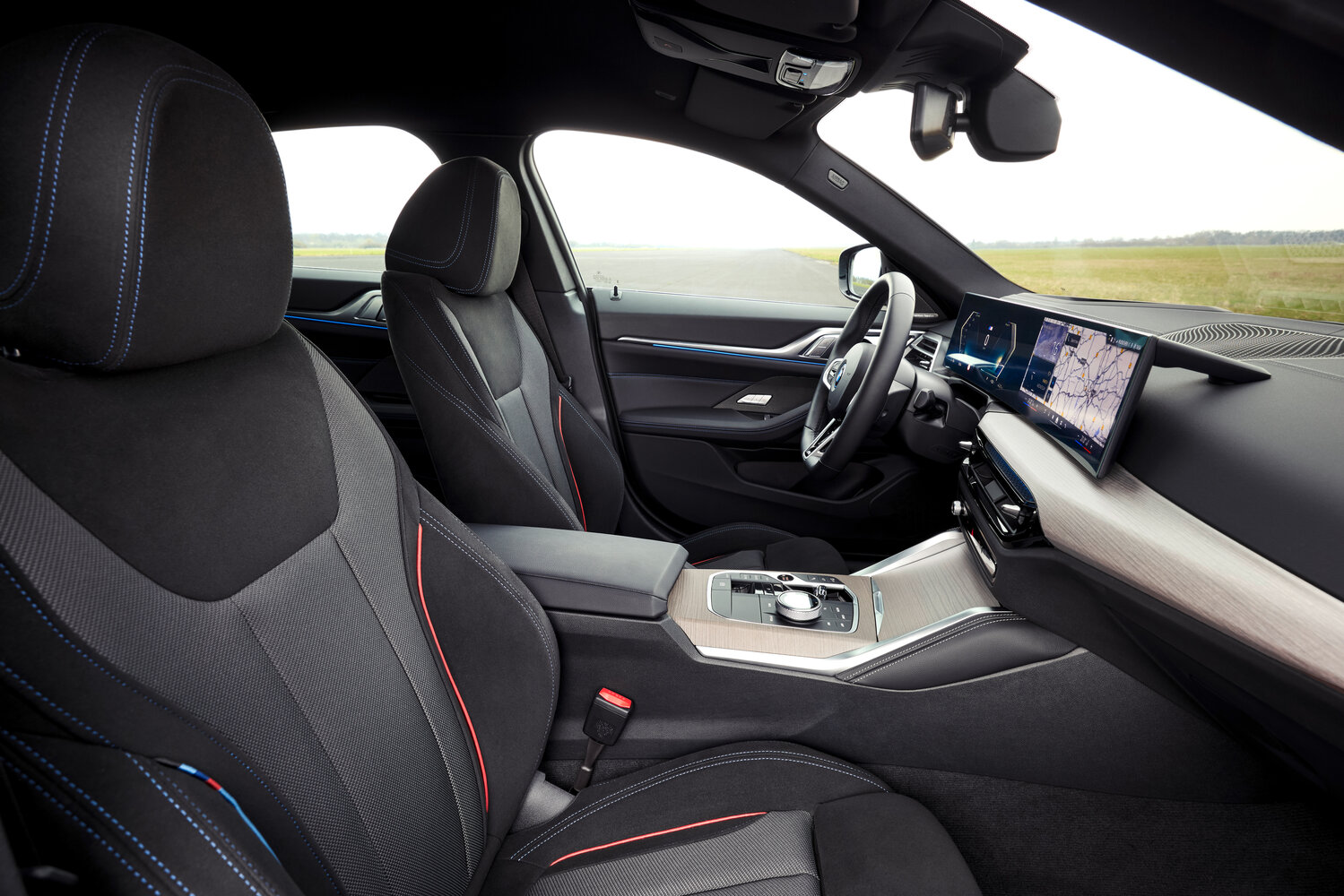 BMW i4 G26 Рестайлинг, 2026, фото 9
