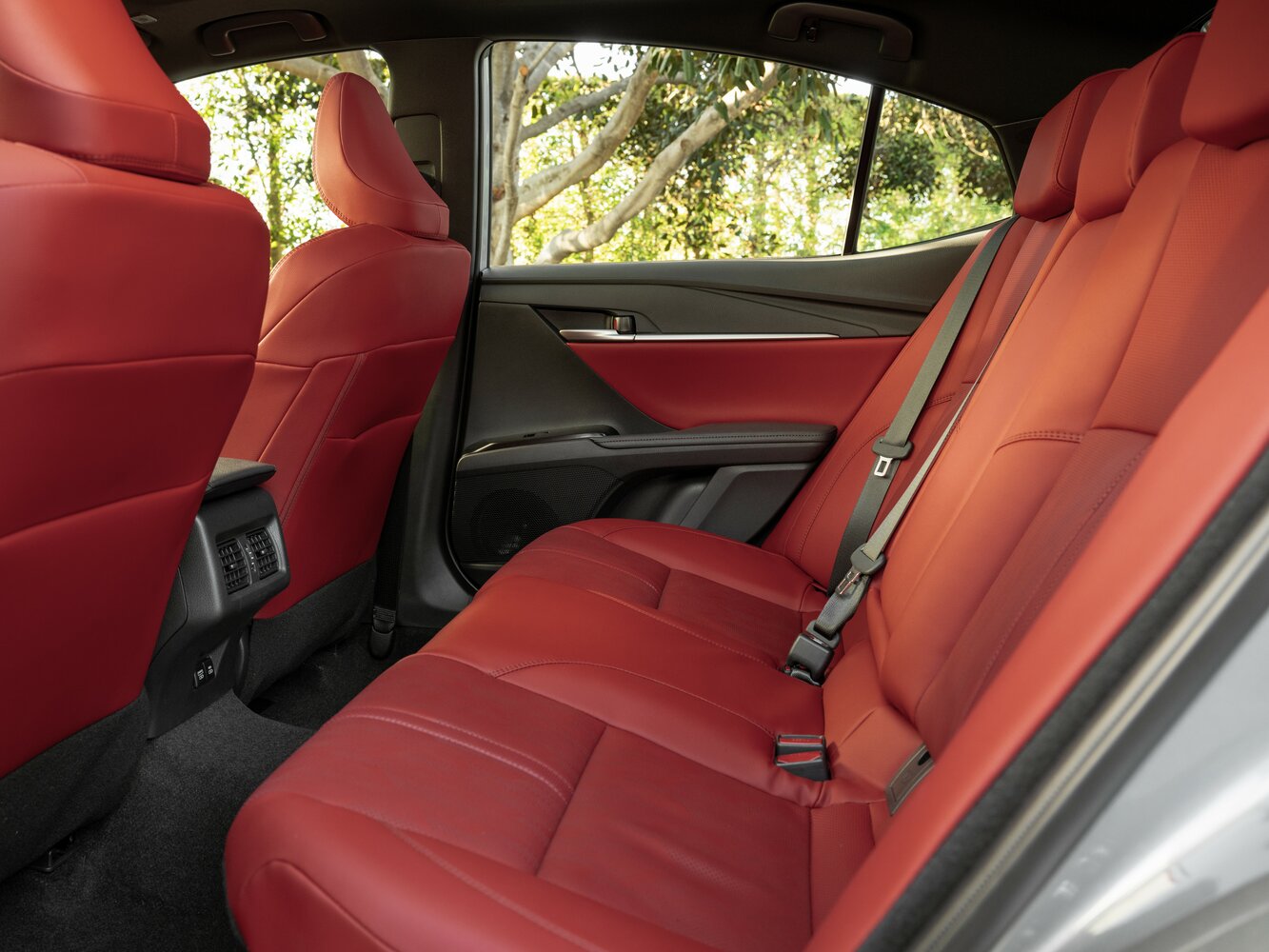 Toyota Camry IX (XV80), 2024, фото 16