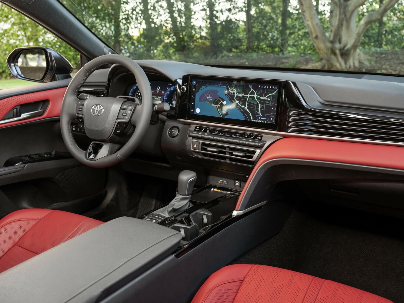 Toyota Camry IX (XV80), 2024, фото 2