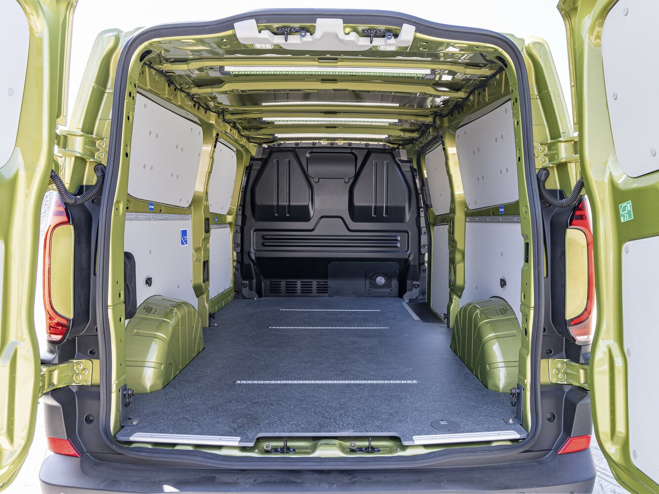 Volkswagen Transporter T7, 2025, фото 6