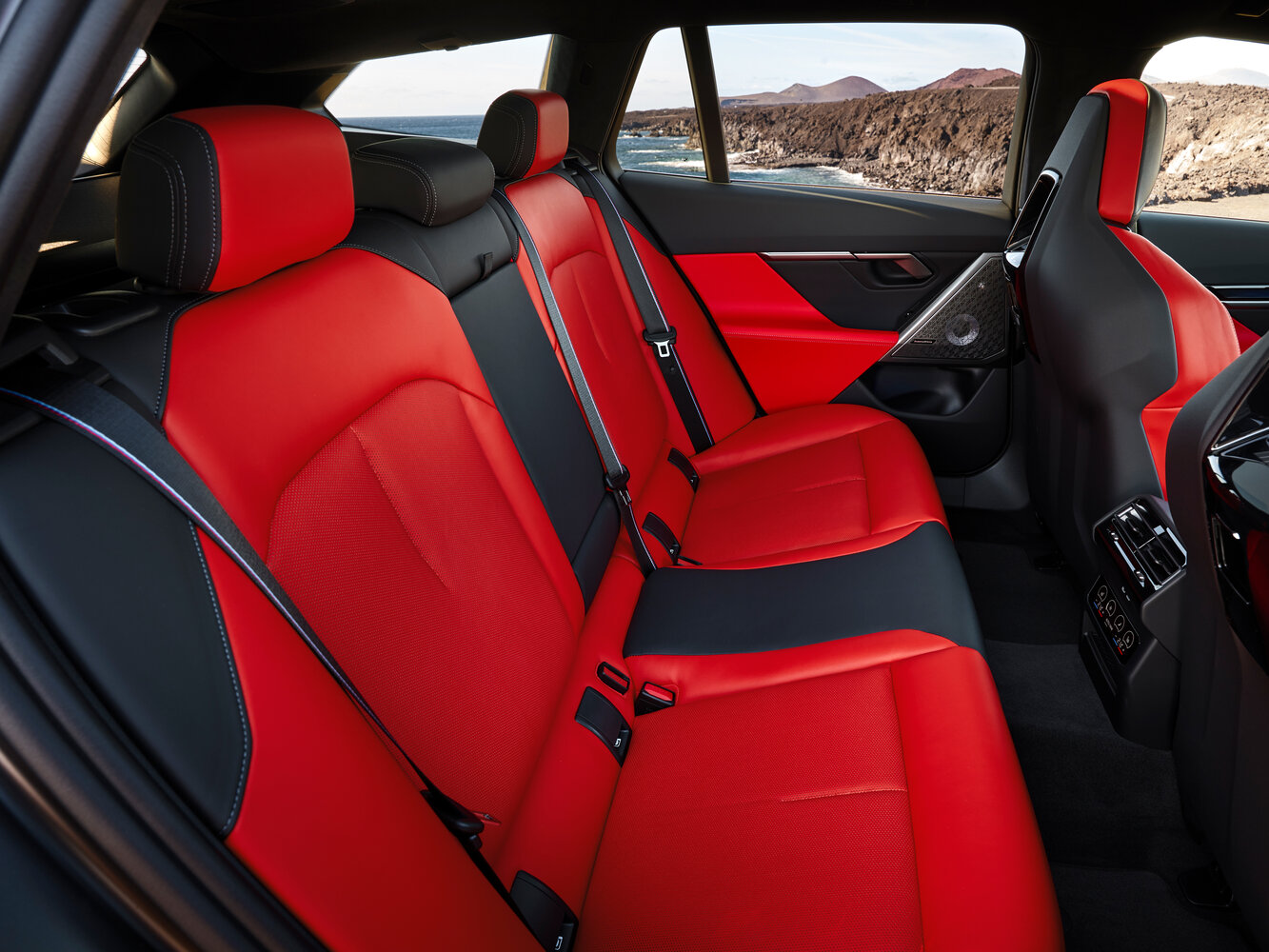BMW M5 VII (G90), 2026, фото 13