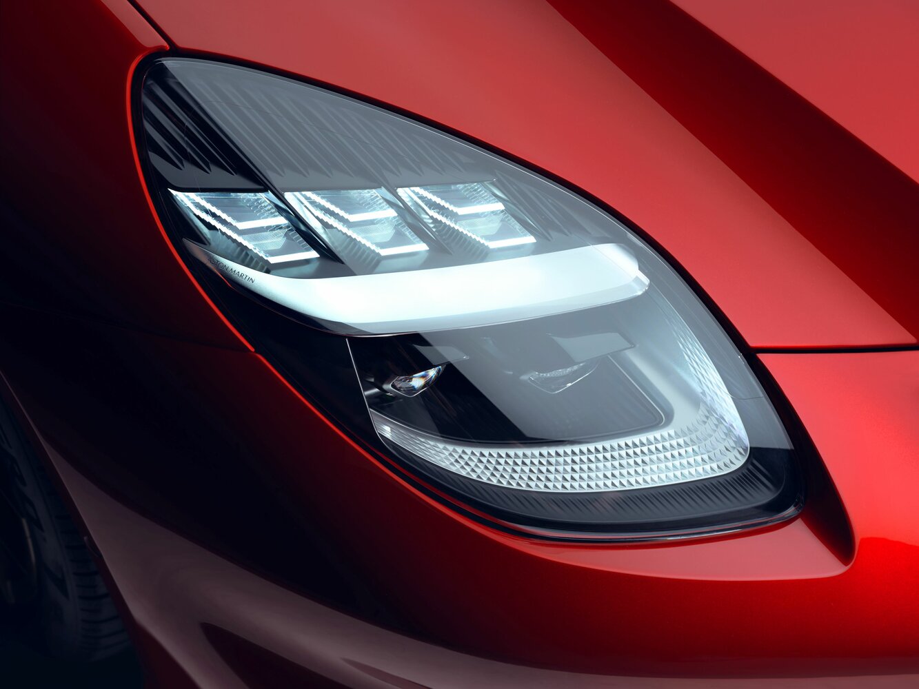 Aston Martin Vanquish III, 2024, фото 14