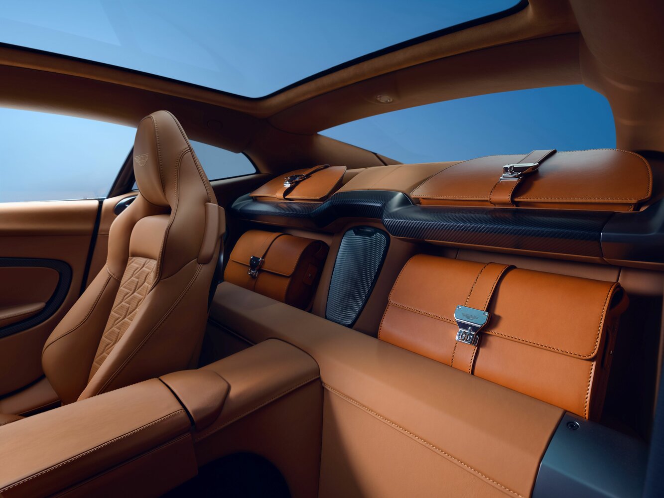 Aston Martin Vanquish III, 2024, фото 13