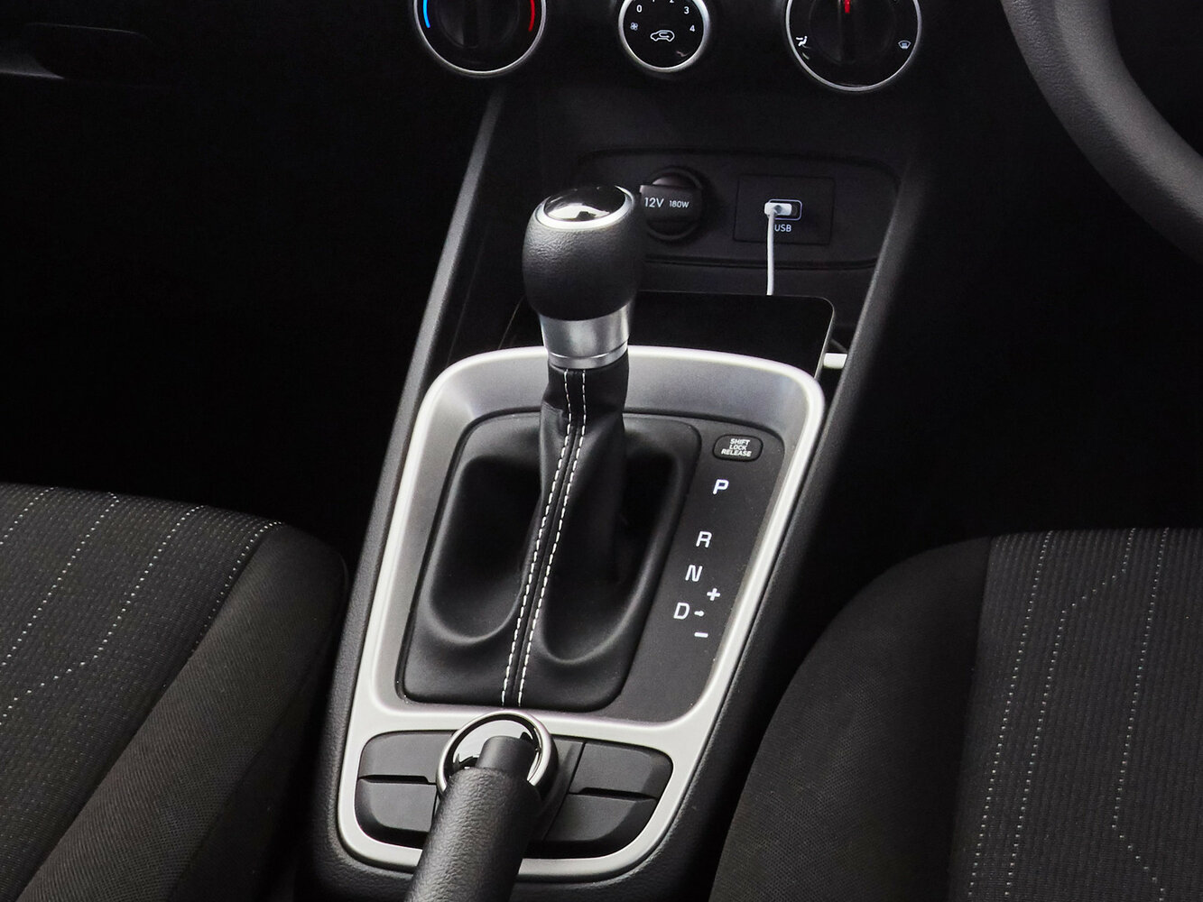 Hyundai Venue I (Indian Market), 2020, фото 2