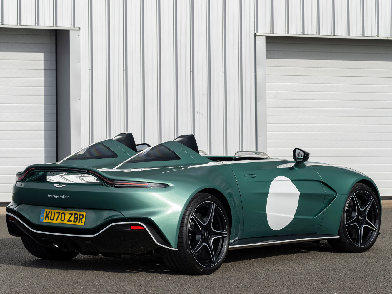 Aston Martin V12 Speedster, 2020, фото 6