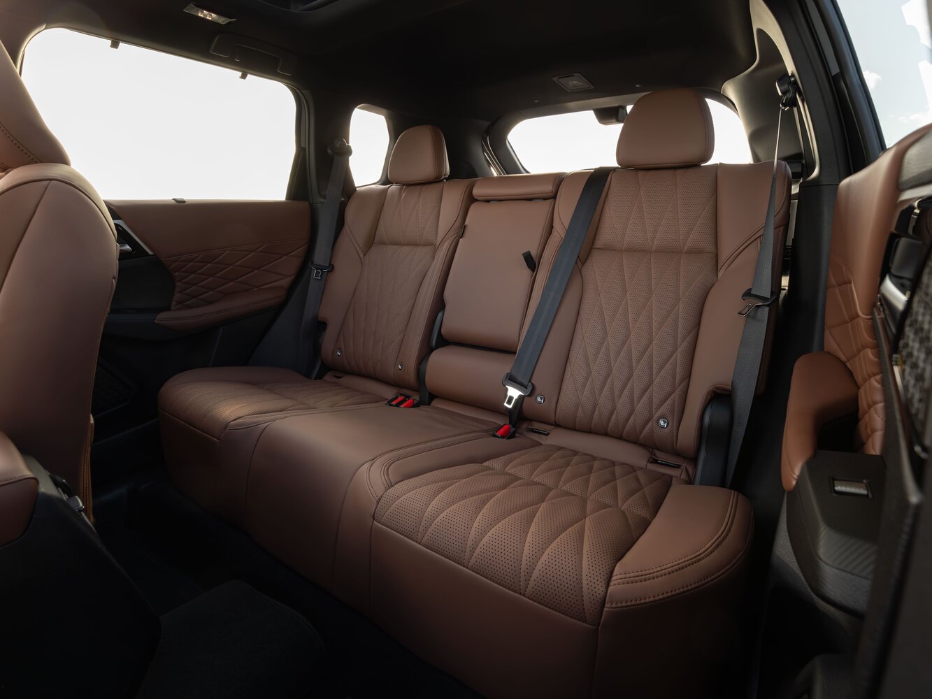Mitsubishi Outlander IV Рестайлинг, 2026, фото 16
