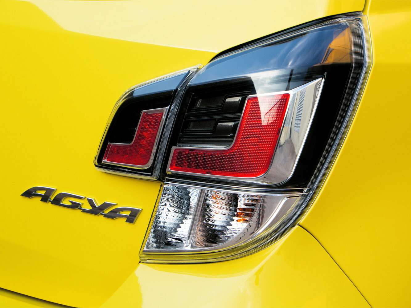 Toyota Agya I, 2013, фото 12