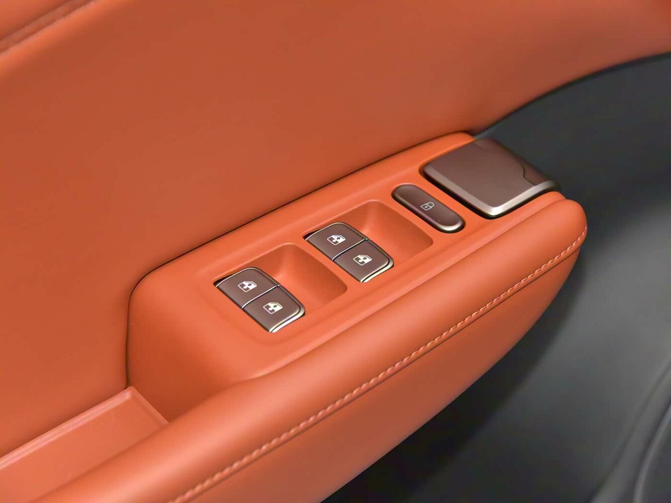Hongqi HS6, 2025, фото 12