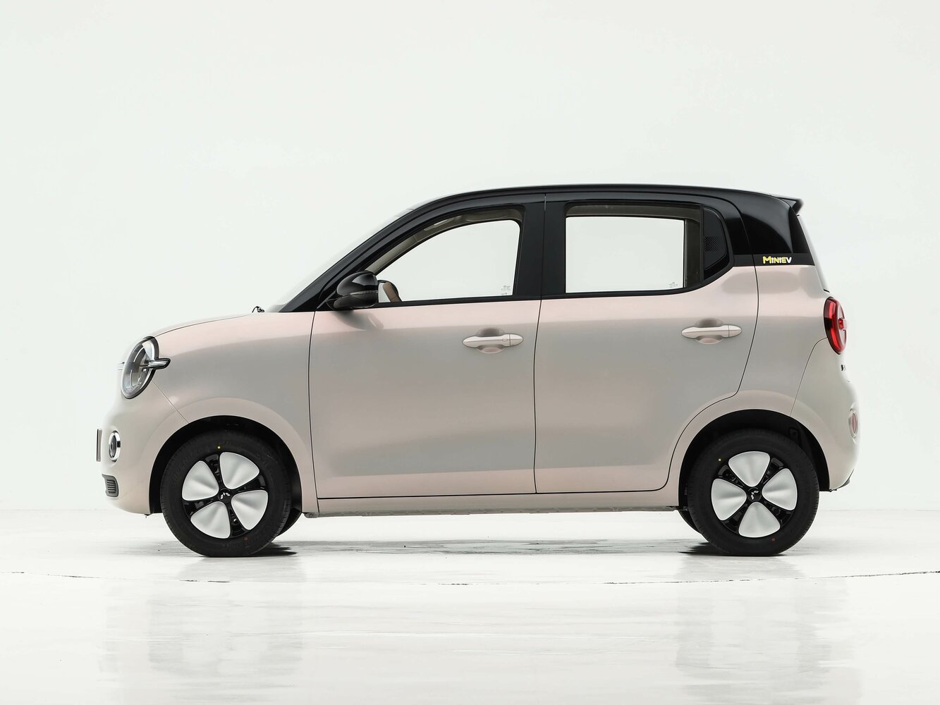 Wuling Mini EV V, 2026, фото 18