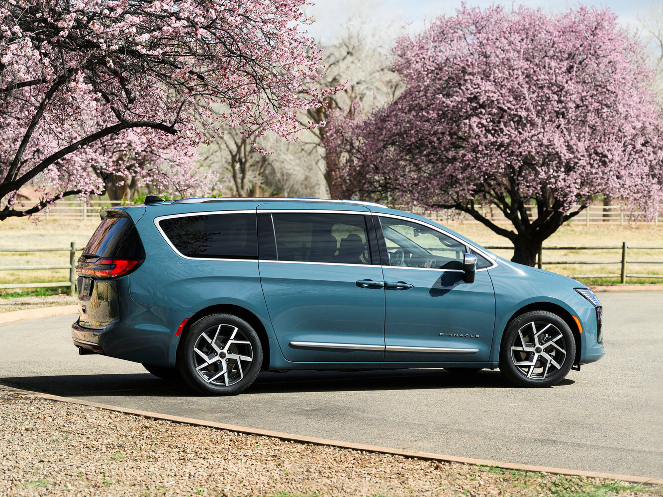 Chrysler Pacifica RU Рестайлинг 2, 2026, фото 10