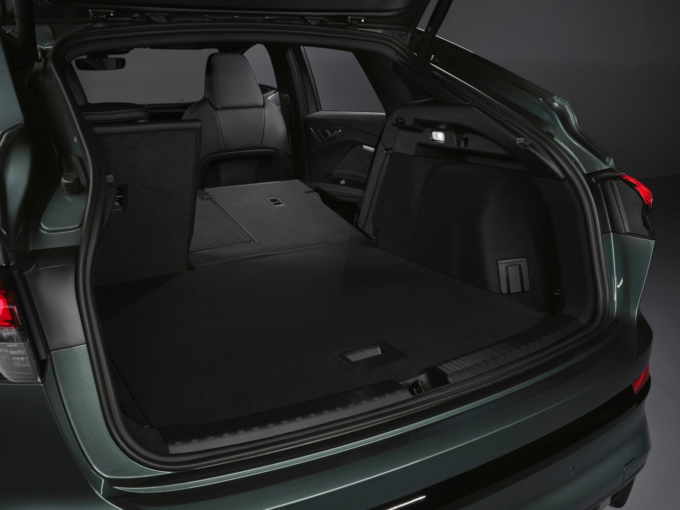Audi Q4 Sportback e-tron I Рестайлинг, 2026, фото 3