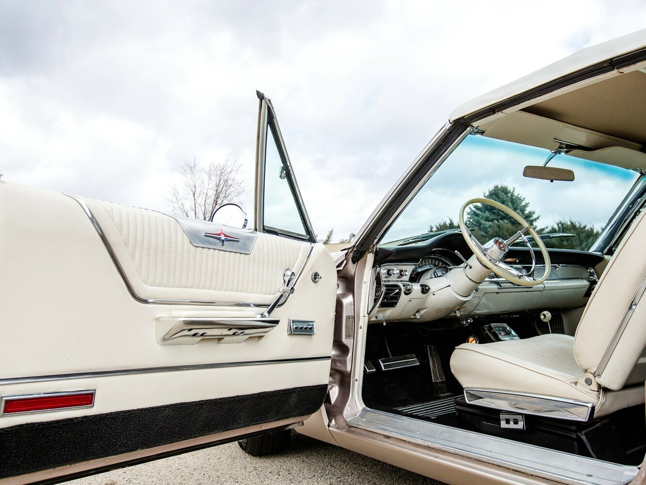 Chrysler 300 Letter Series V (300L), 1965, фото 9