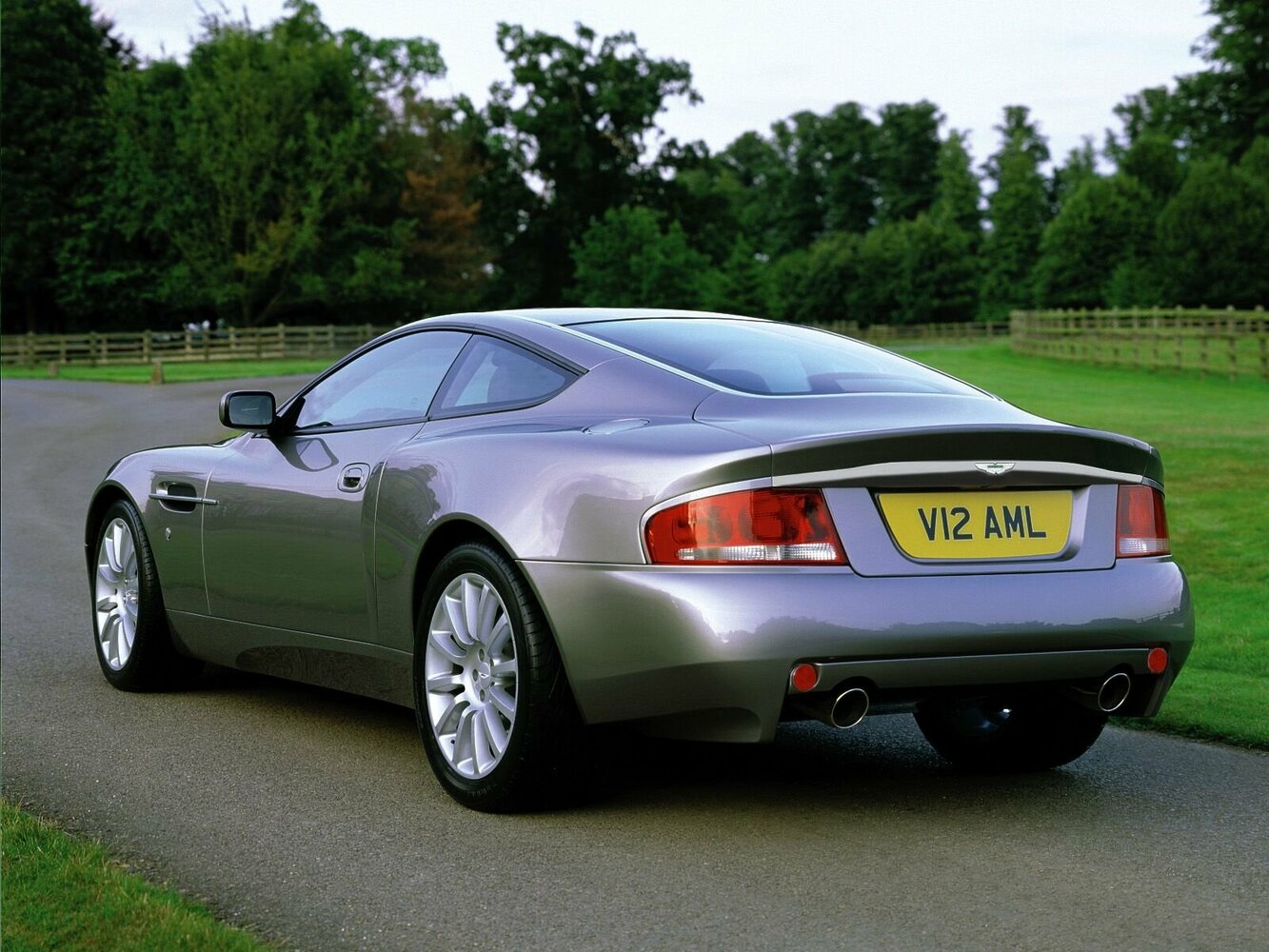 Aston Martin Vanquish I, 2005, фото 8