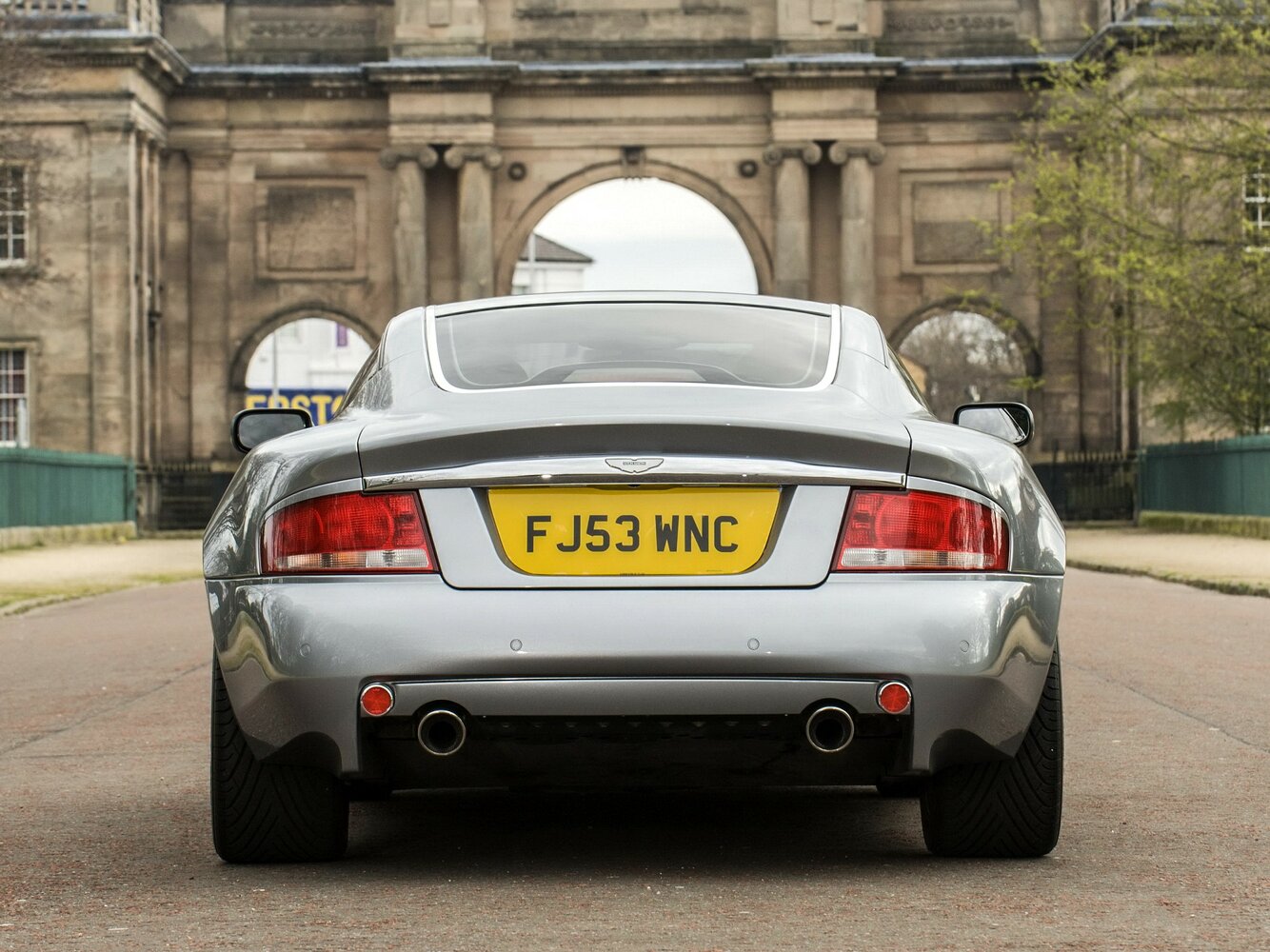 Aston Martin Vanquish I, 2005, фото 10