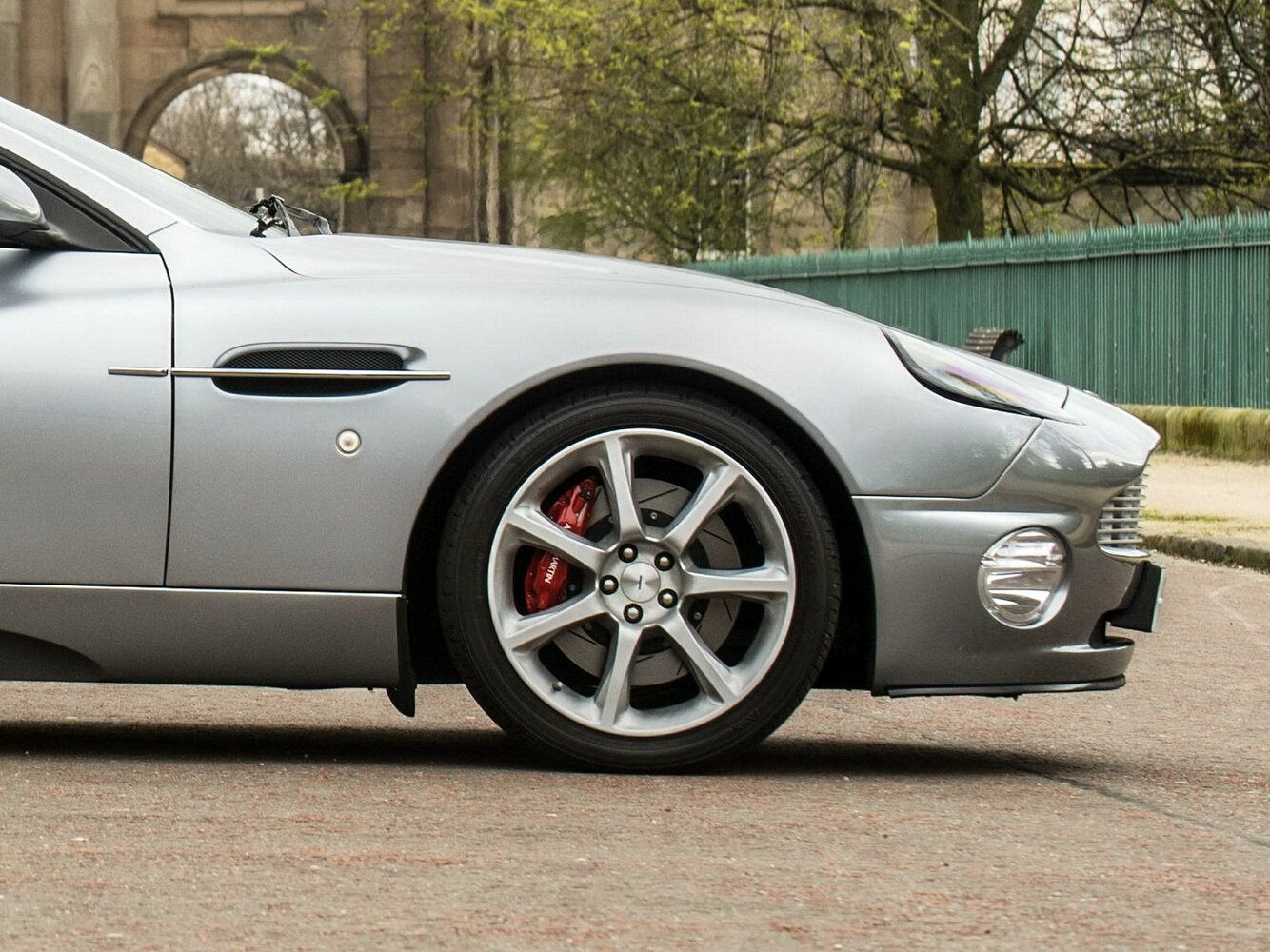 Aston Martin Vanquish I, 2005, фото 6