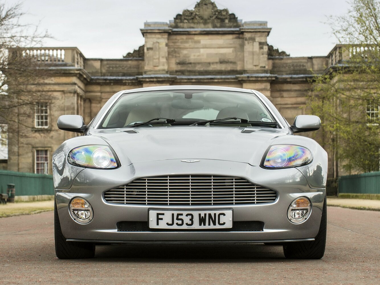 Aston Martin Vanquish I, 2005, фото 11