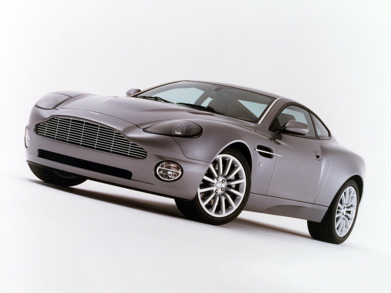 Aston Martin Vanquish I, 2005, фото 5