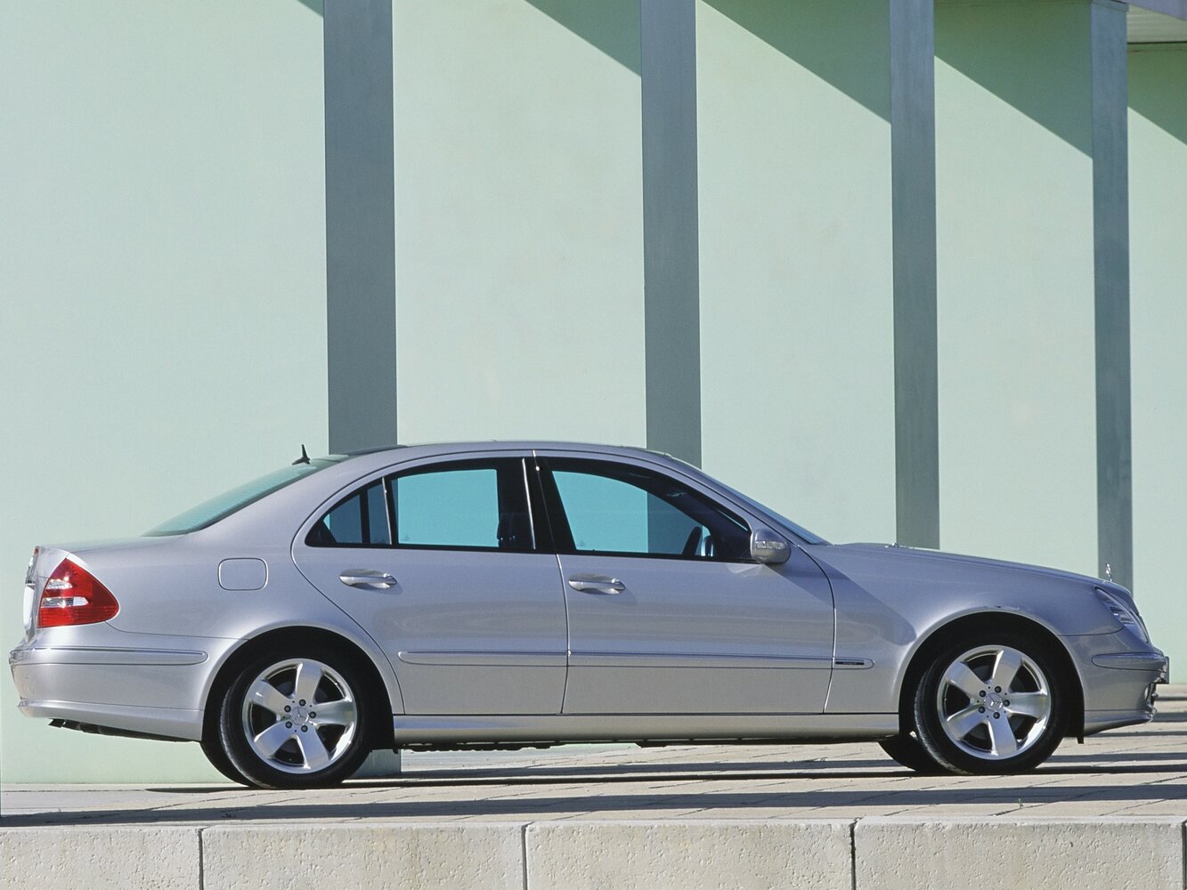 Mercedes-Benz E-Класс III (W211, S211), 2003, фото 3