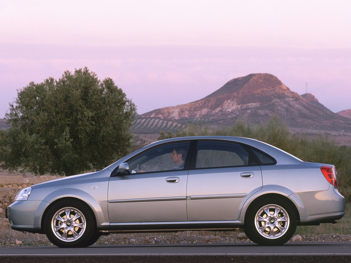 Daewoo Nubira III, 2004, фото 12