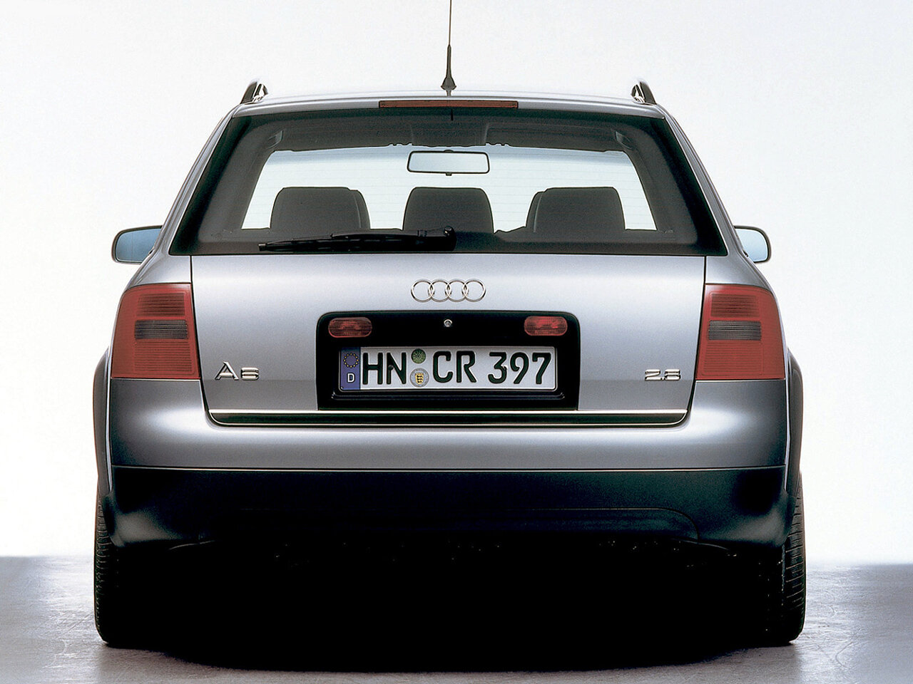 Audi A6 II (C5), 2000, фото 1