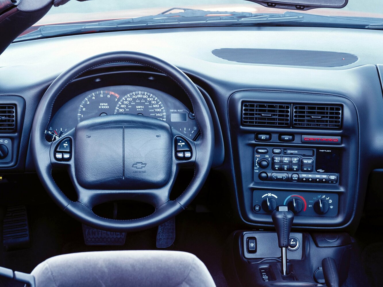 Chevrolet Camaro IV Рестайлинг, 2001, фото 4