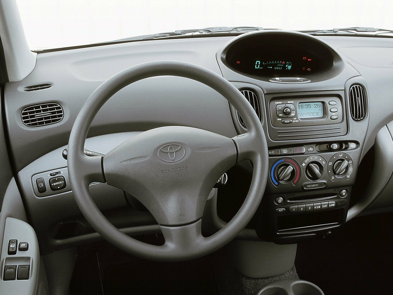 Toyota Yaris Verso, 2006, фото 9
