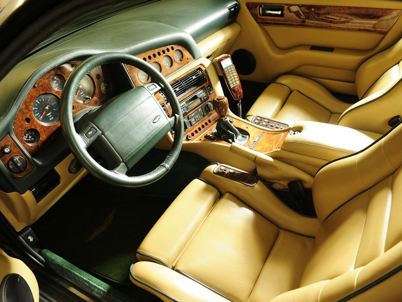 Aston Martin V8 Vantage II, 1997, фото 3