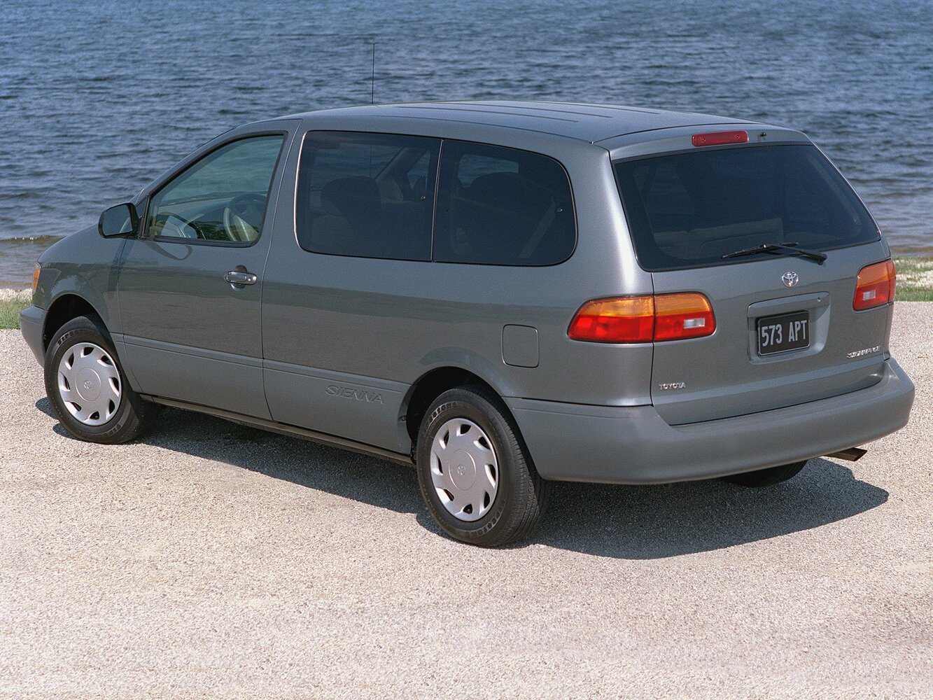 Toyota Sienna I, 2000, фото 2