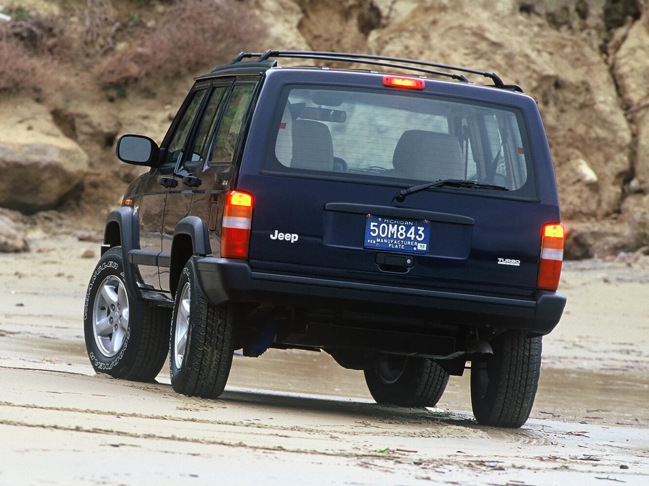 Jeep Cherokee II (XJ) Рестайлинг, 2000, фото 1
