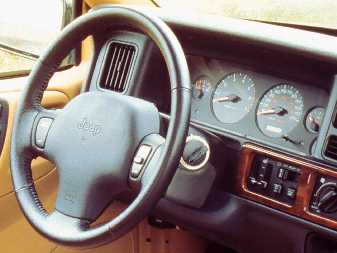 Jeep Grand Cherokee I (ZJ) Рестайлинг, 1997, фото 2