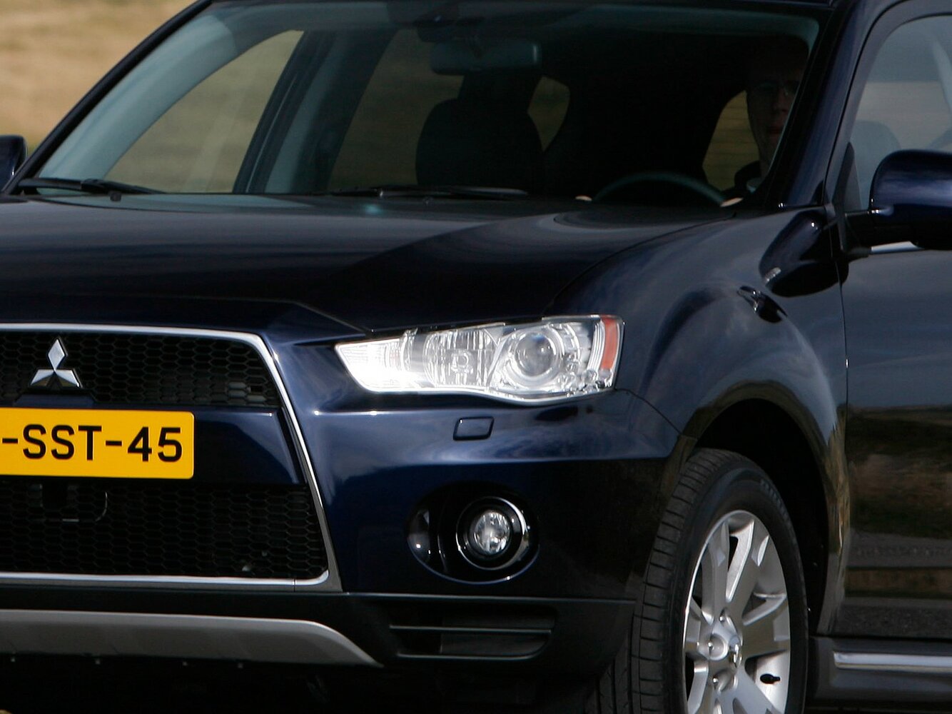 Mitsubishi Outlander II Рестайлинг, 2011, фото 8