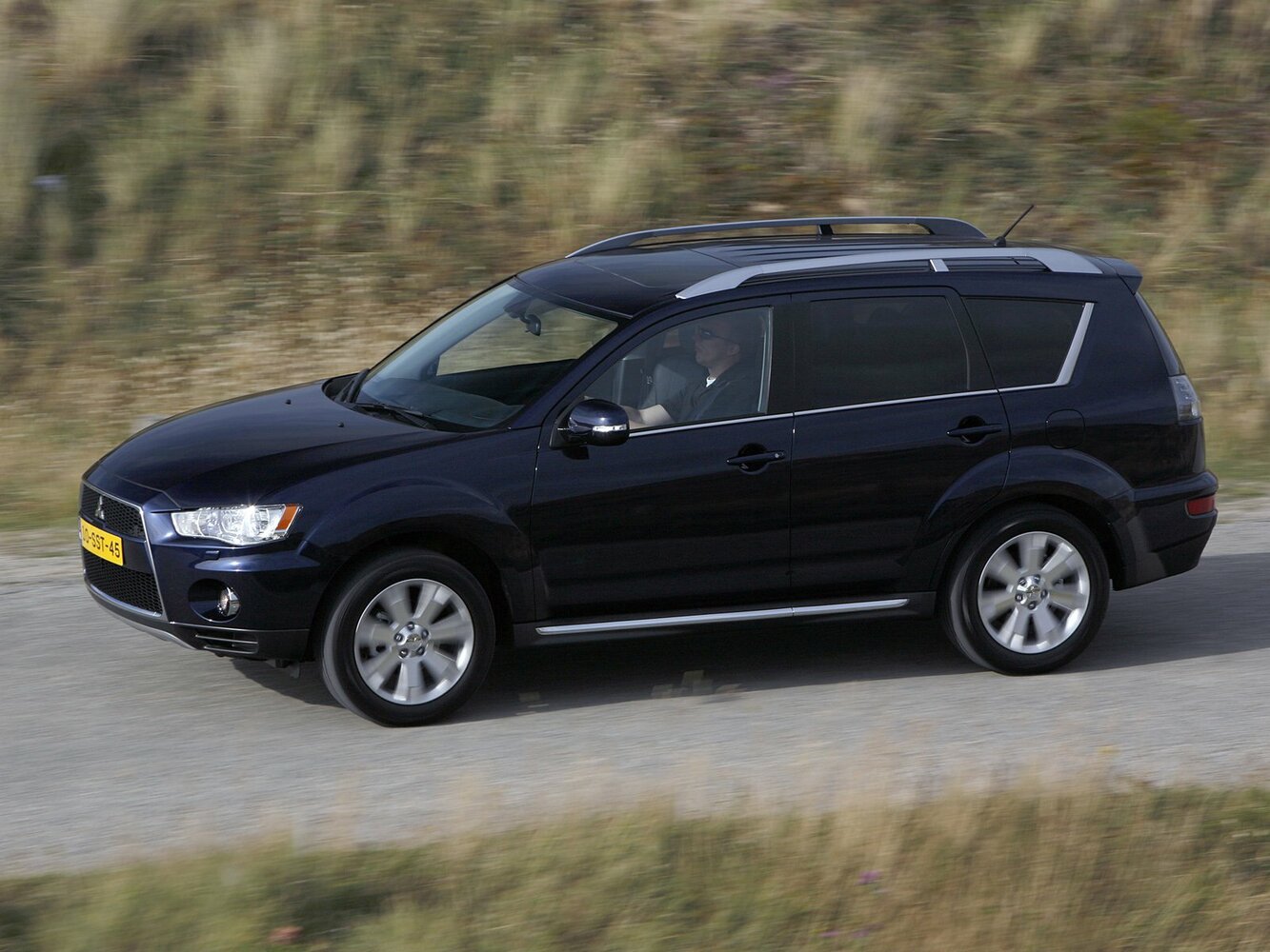 Mitsubishi Outlander II Рестайлинг, 2011, фото 10