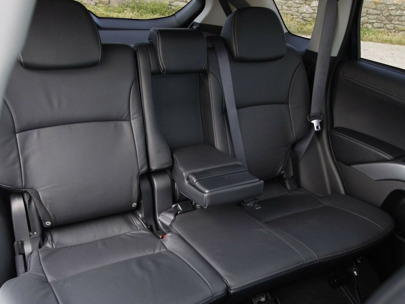 Mitsubishi Outlander II Рестайлинг, 2011, фото 16