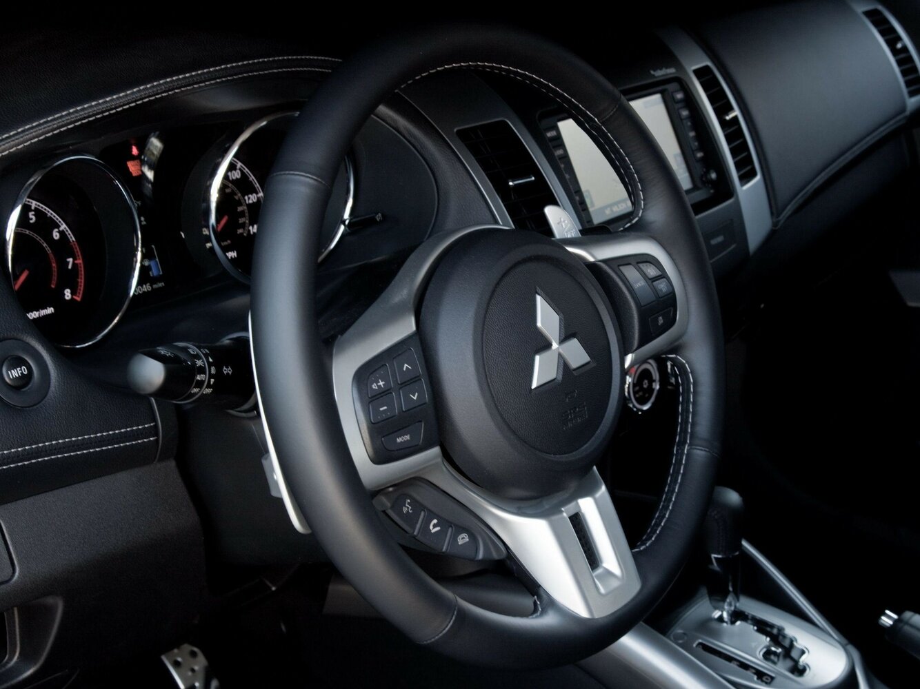 Mitsubishi Outlander II Рестайлинг, 2011, фото 5