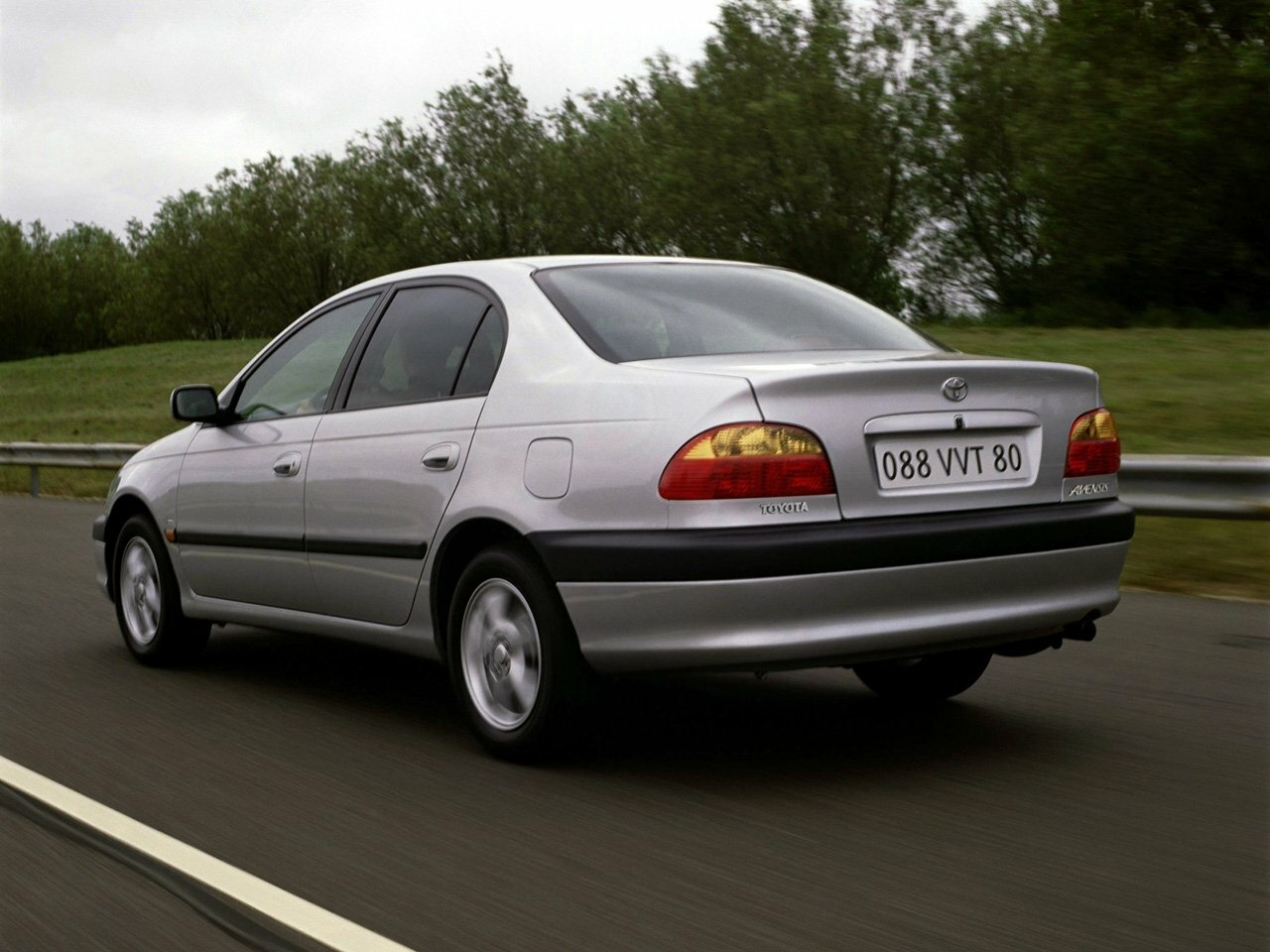Toyota Avensis I Рестайлинг, 2000, фото 4