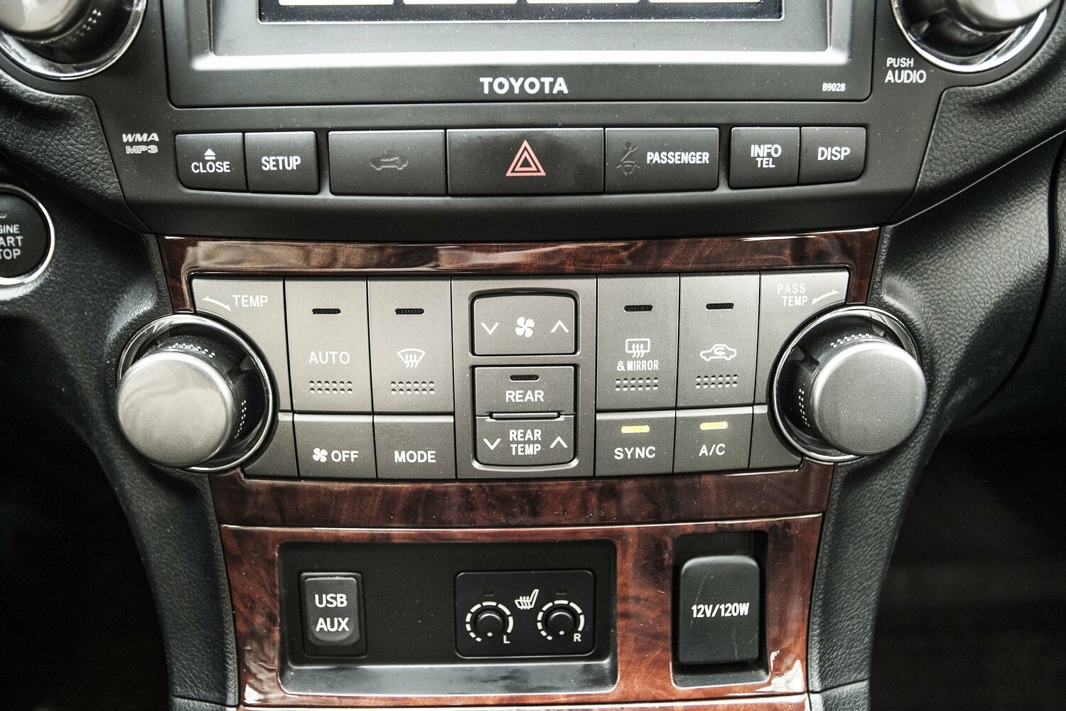 Toyota Highlander II (XU40) Рестайлинг, 2012, фото 22