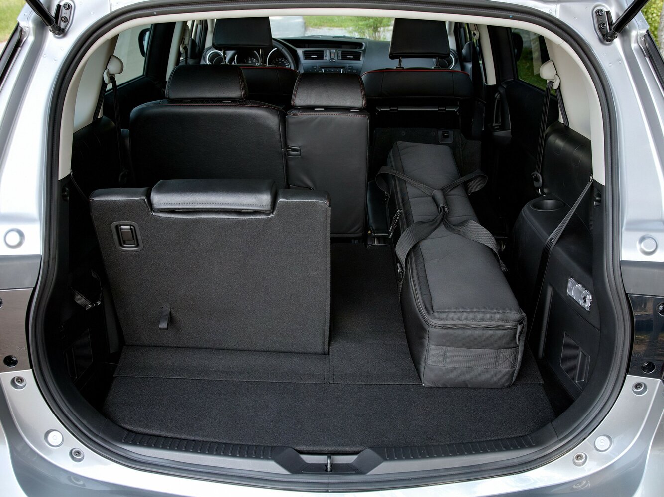 Mazda 5 II (CW), 2011, фото 8