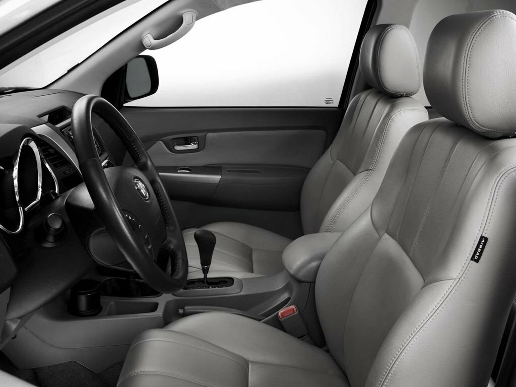 Toyota Hilux VII, 2011, фото 2