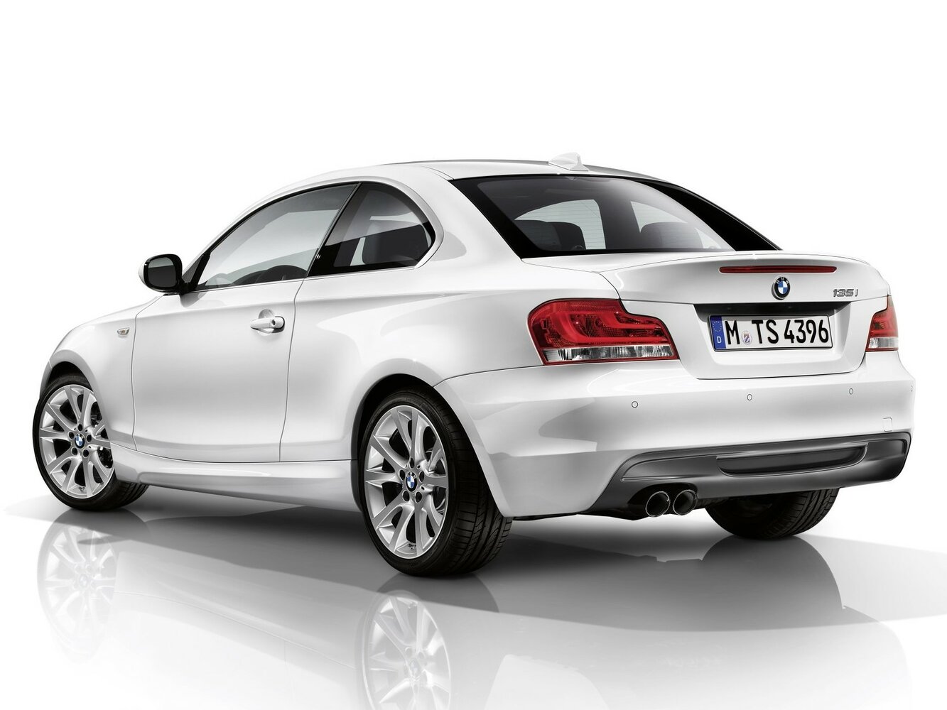 BMW 1 series I (E82/E88) Рестайлинг 2, 2014, фото 11