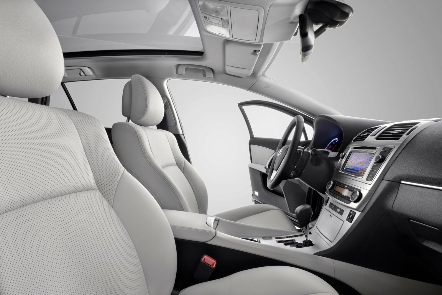 Toyota Avensis III Рестайлинг, 2013, фото 2