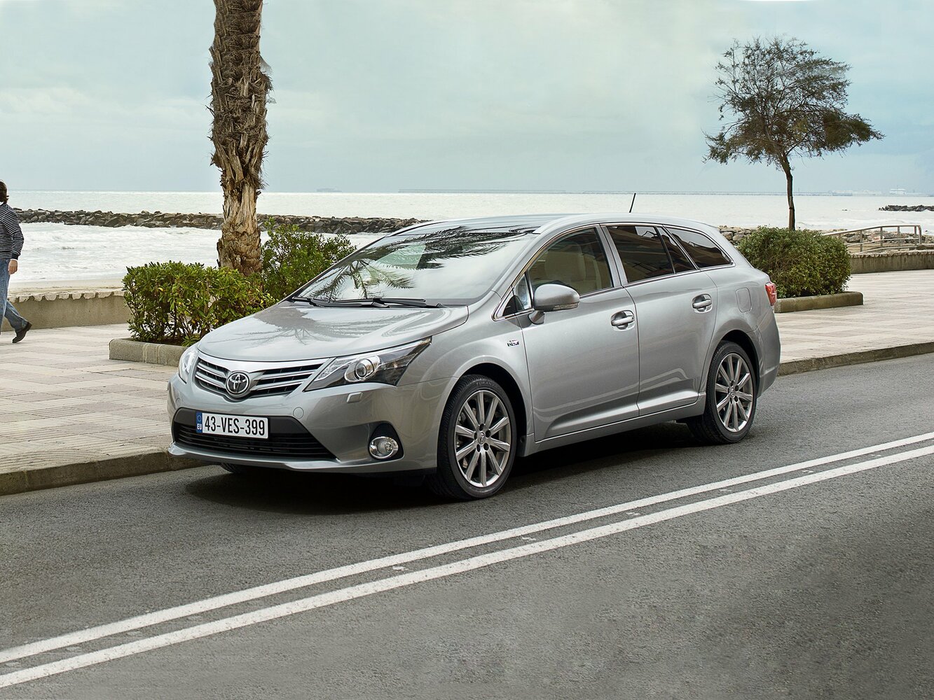 Toyota Avensis III Рестайлинг, 2013, фото 2