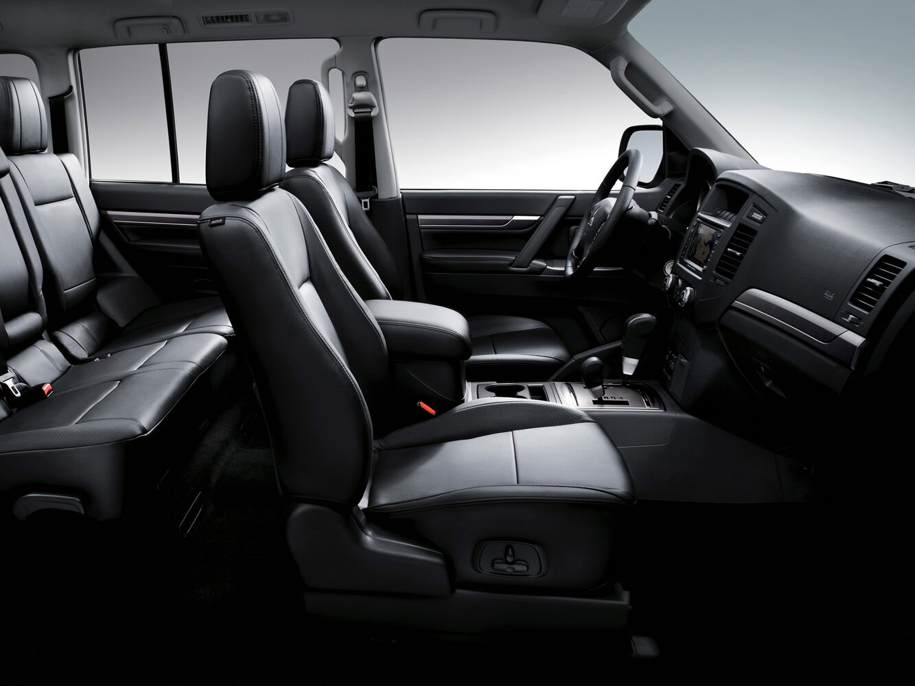 Mitsubishi Pajero IV Рестайлинг 1, 2012, фото 2