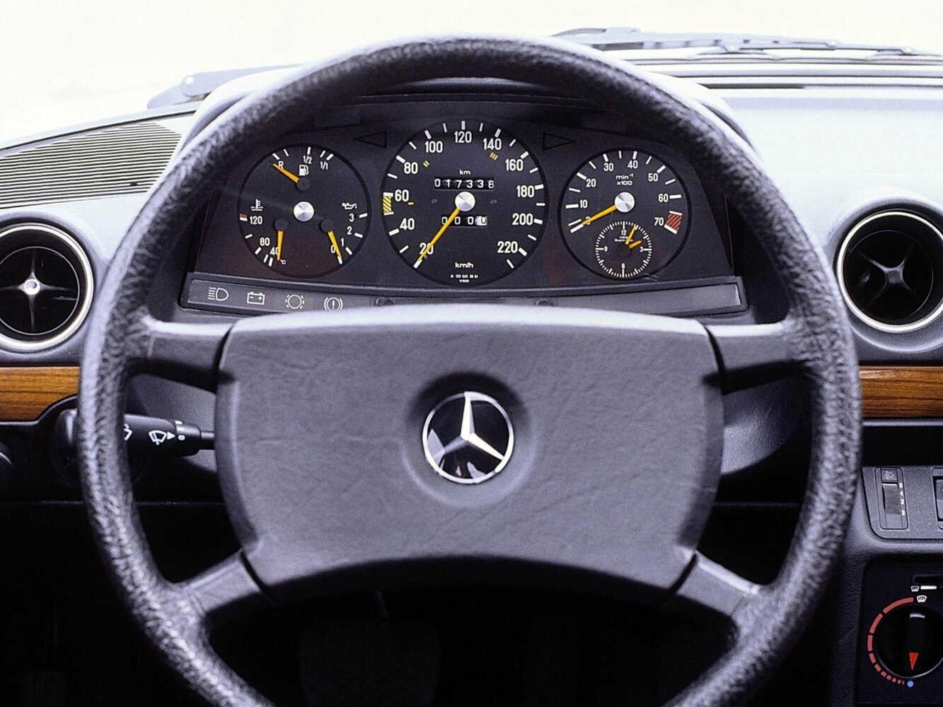 Mercedes-Benz W123, 1985, фото 4