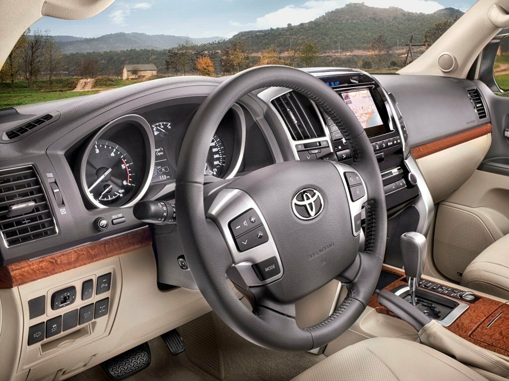 Toyota Land Cruiser 200 Series Рестайлинг 1, 2015, фото 3
