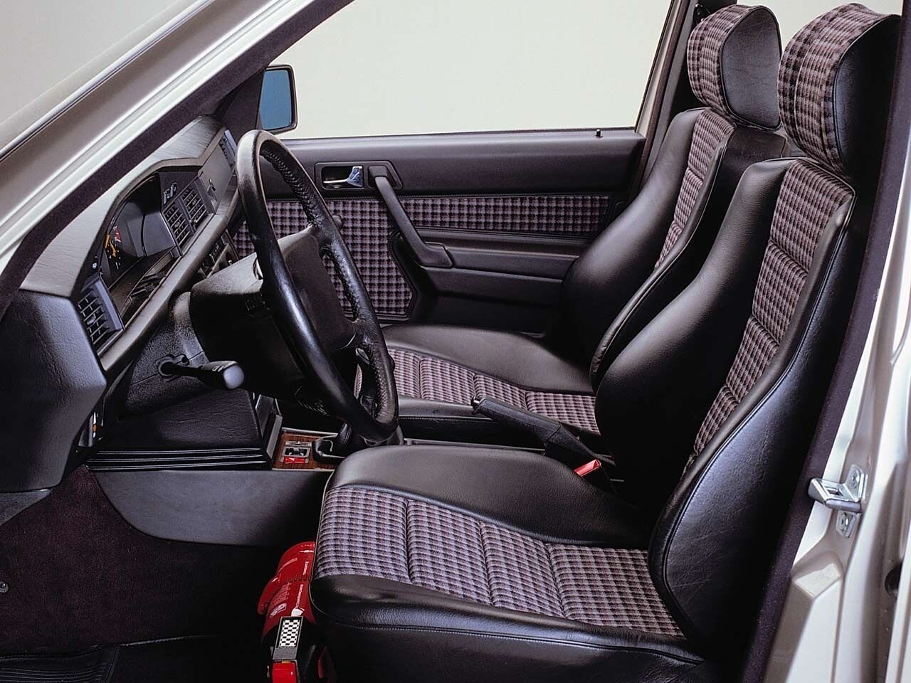 Mercedes-Benz 190 (W201), 1993, фото 10