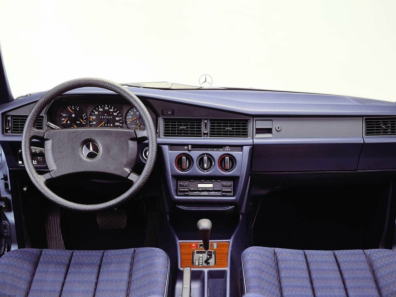 Mercedes-Benz 190 (W201), 1993, фото 5