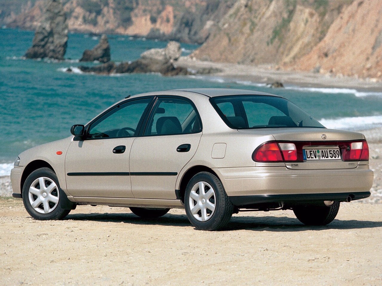 Mazda Familia VII (BH), 1999, фото 3