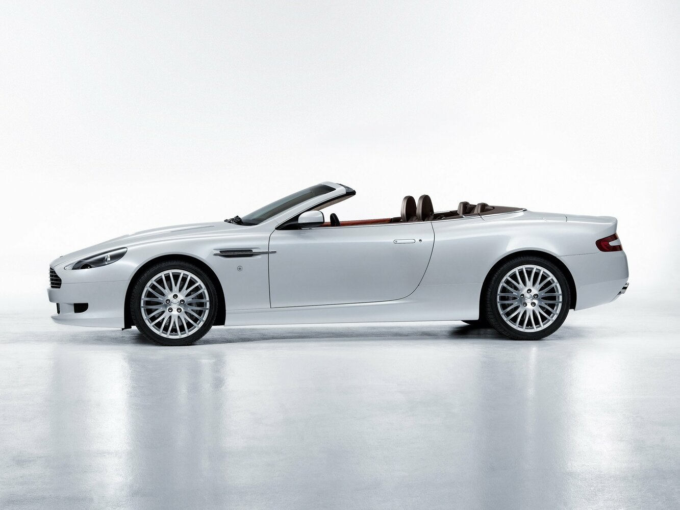 Aston Martin DB9 I Рестайлинг, 2008, фото 5